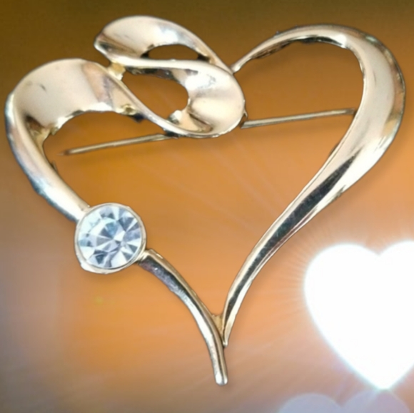 Vintage Heart Rhinestone Brooch Gold Tone - Picture 3 of 12